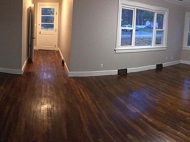 Foto del edificio - 245 Sand Springs Rd