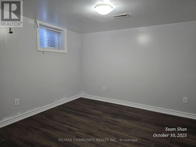 Building Photo - 208 Ellendale Dr