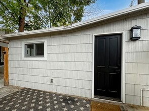 Building Photo - 1516 N 7th St