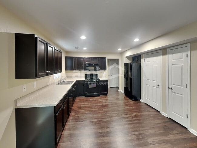 Building Photo - 1028 Daniel Ln