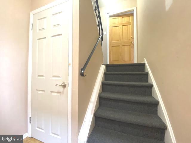 Foto del edificio - 7825 Summerdale Ave