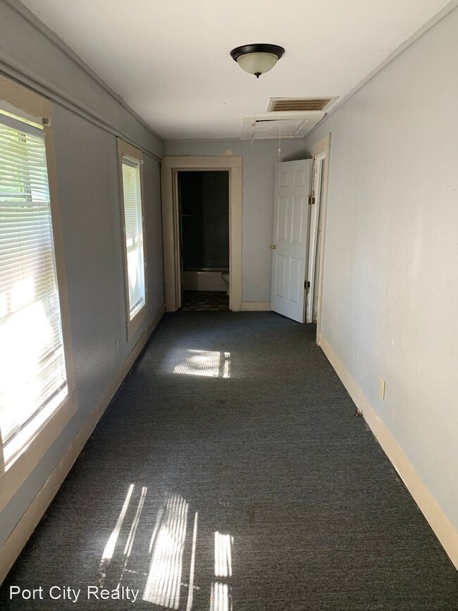 Building Photo - 2 br, 2 bath House - 437 E 73rd Street