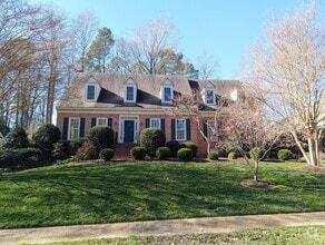 Building Photo - 325 Yorkshire Dr