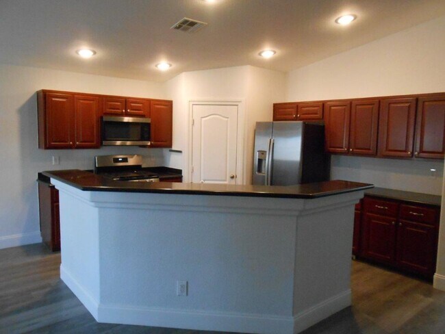 Foto del edificio - Beautiful Spacious Single story Home in Allen Manor