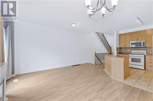 Building Photo - 100 Beddoe Dr