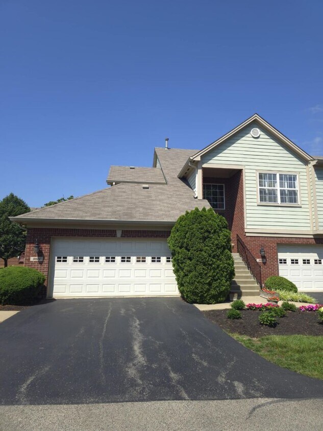 Foto principal - East End Townhouse! Now Available!