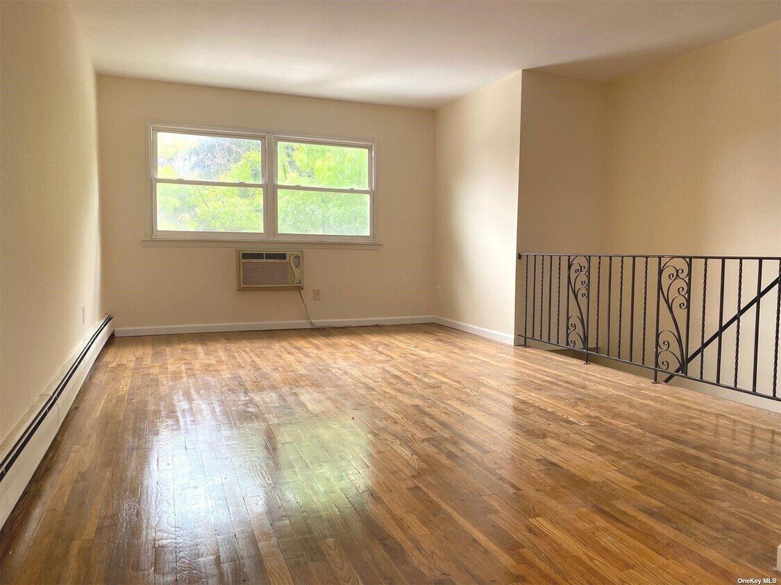 Foto principal - 209-11-209-41 41st Ave