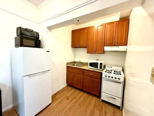 Building Photo - 525 Stockton St