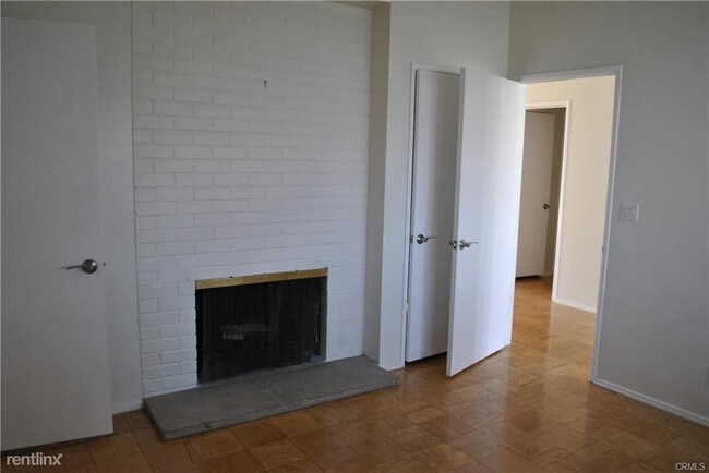 Building Photo - 4 br, 2 bath House - 1320 Riviera Dr