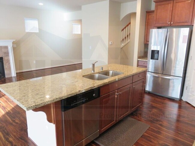 Building Photo - Gorgeous 4 Bedroom home located in Puyallup!