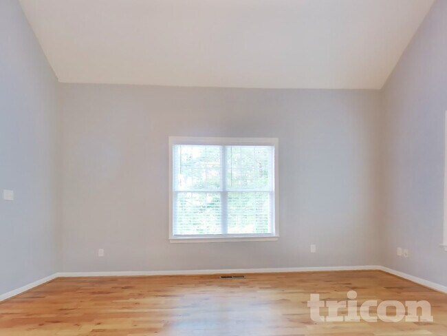 Foto del edificio - 3029 Lakeview Pkwy