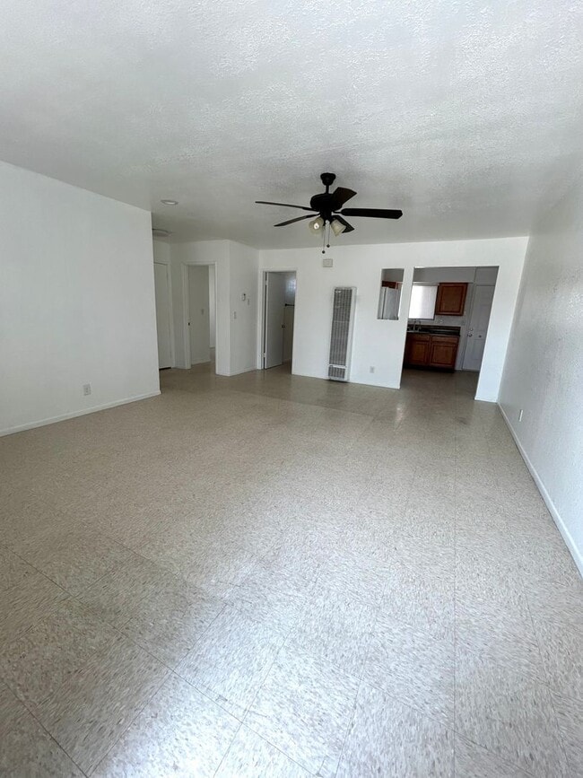 Building Photo - 6547-6549 49 Palms Ave