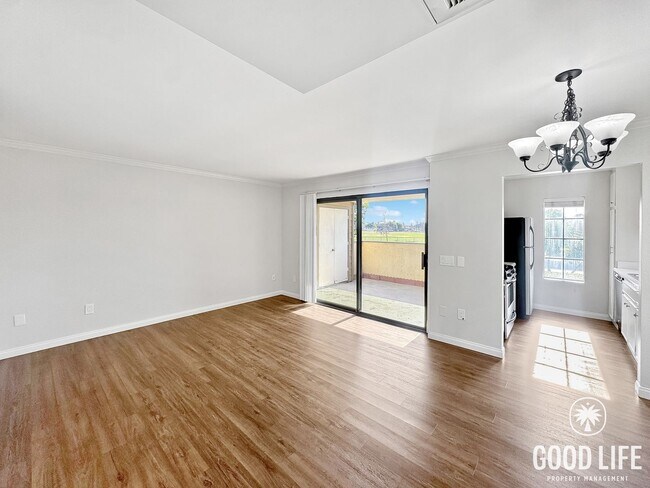 Foto del edificio - First-Floor Mira Mesa Condo with Patio & Ensuite Bedrooms