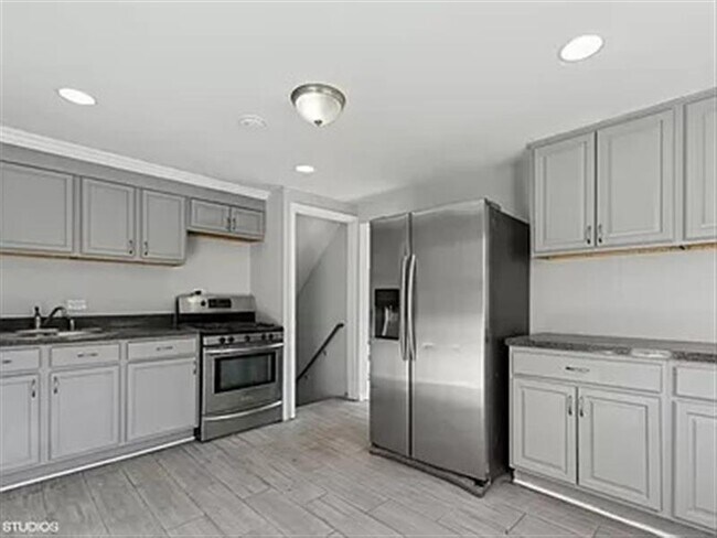 Building Photo - Gratifying Homes