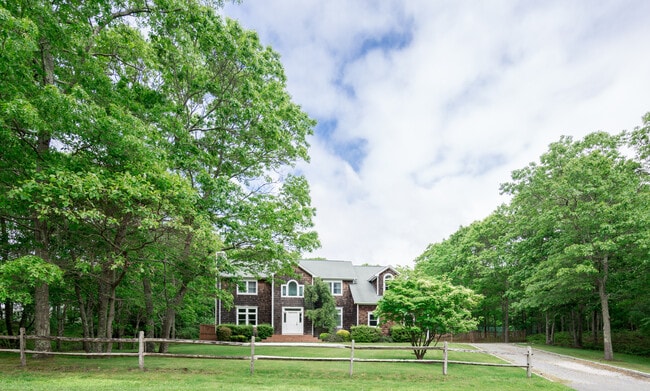 Foto del edificio - 1 Mountain Laurel Ln