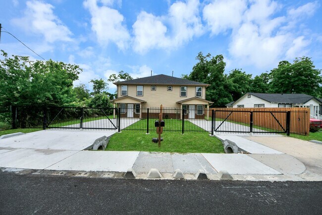 Foto del edificio - 2430 Dolly Wright St