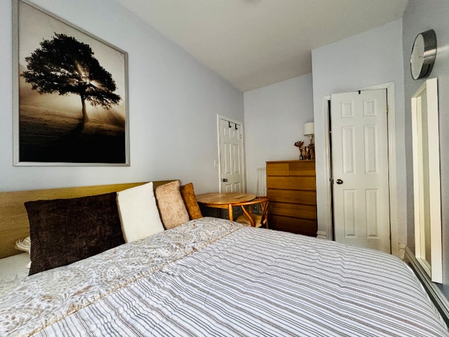 Building Photo - 511 W 151st St