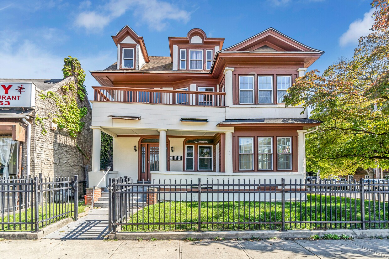 Primary Photo - 2679 Fairfield Ave