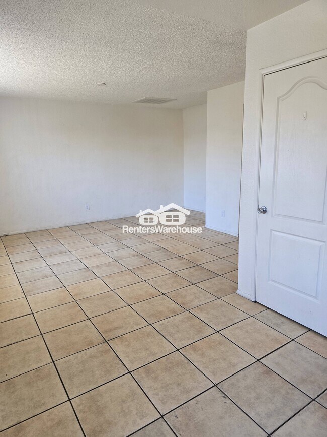 Foto del edificio - 1623 E Wood St