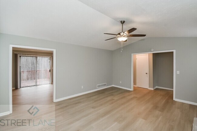 Foto del edificio - 2975 Clear Water Dr