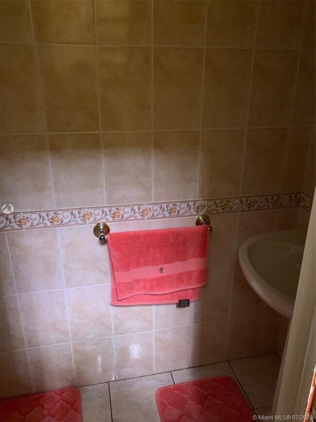 Building Photo - 1071 SW 124th Ct 1-1 Miami Fl 33184