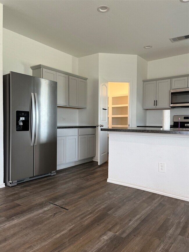 Building Photo - 24203 Saddlestone Green Dr