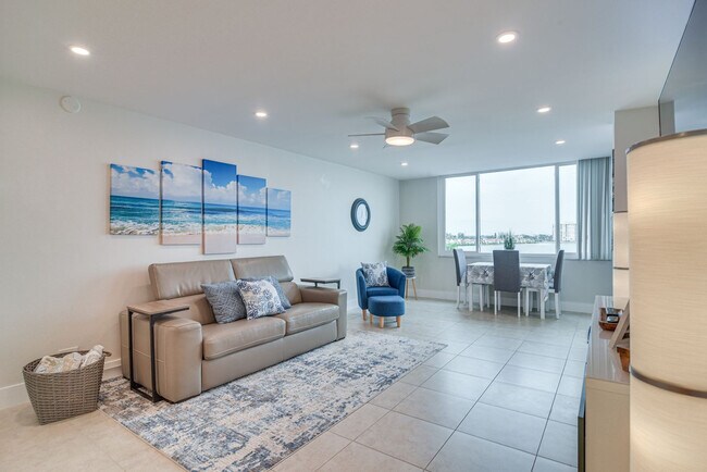 Building Photo - 6268 Palma Del Mar Blvd S