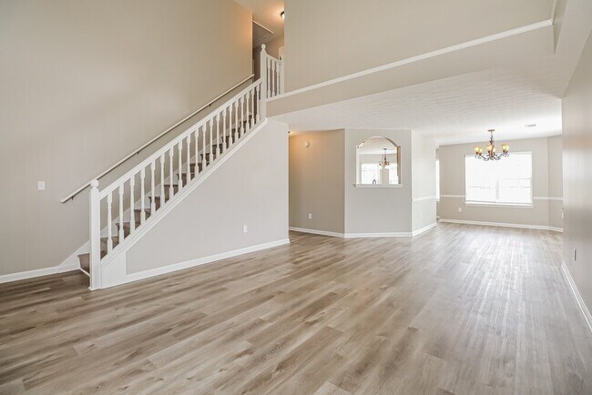 Building Photo - 20 Grayson Ln