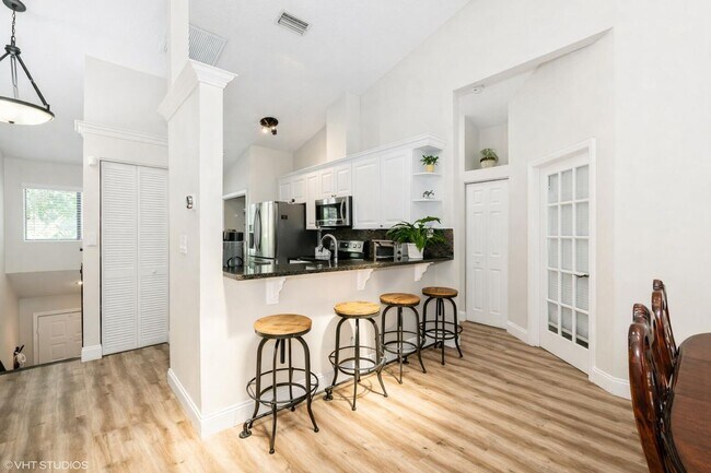 Foto del edificio - 805 Harbour Pointe Way