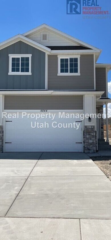 Foto principal - 4844 Breezy Patch Rd
