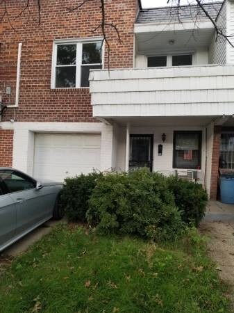 Primary Photo - 165-05 72nd Ave