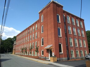 Building Photo - 45 Summer St