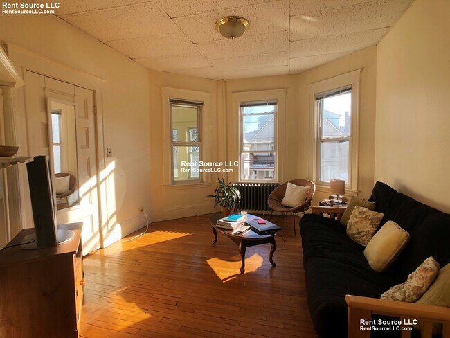 Building Photo - 29 Cambria St