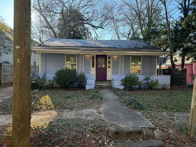 Building Photo - Charming Normaltown 2 Bedroom Standalone H...
