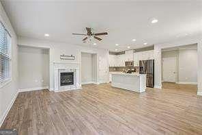 Building Photo - 1858 Belmore St SE