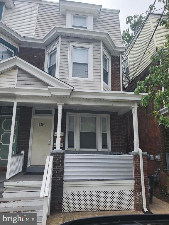 Building Photo - 489 W Hanover St