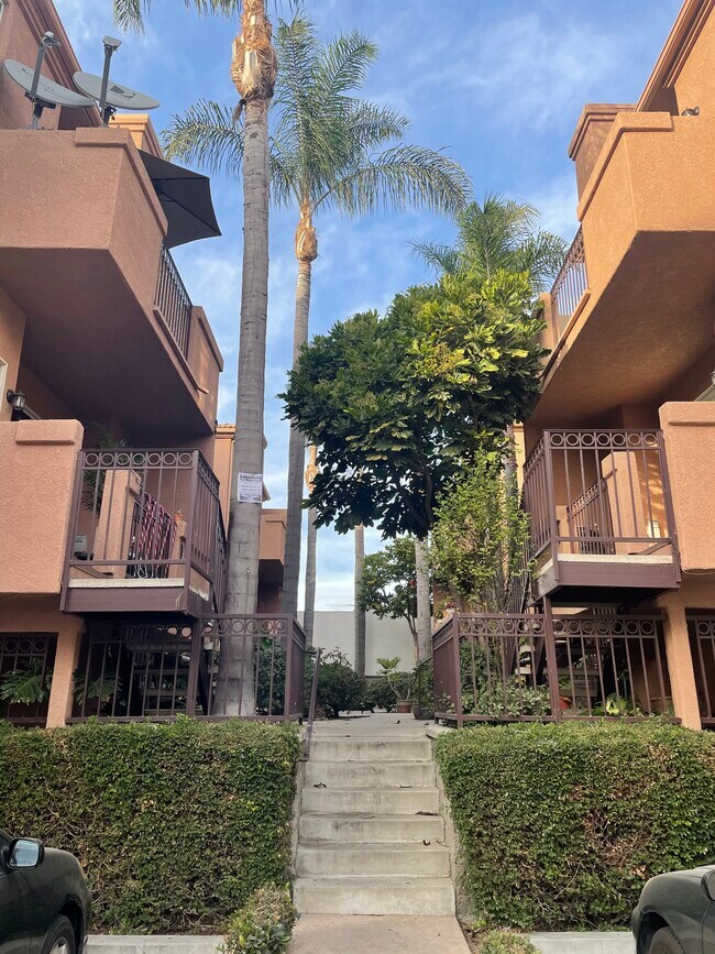 Foto del edificio - 21832 S Vermont Ave