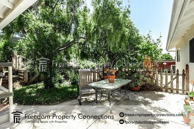Foto del edificio - 3 br, 1 bath House - 1176 Pino Solo Drive ...