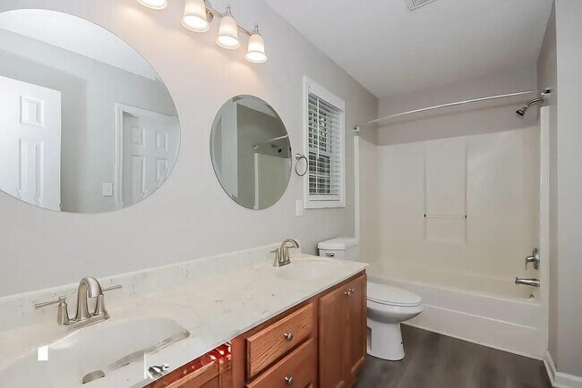 Foto del edificio - 2021 Brantley Creek Dr