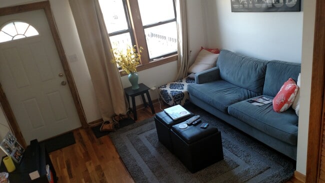 Living Room - 1148 W Belmont Ave