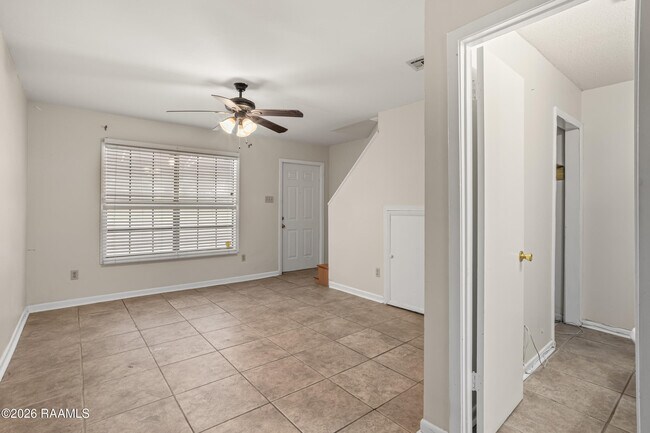 Foto del edificio - 115 Woodworth Ln