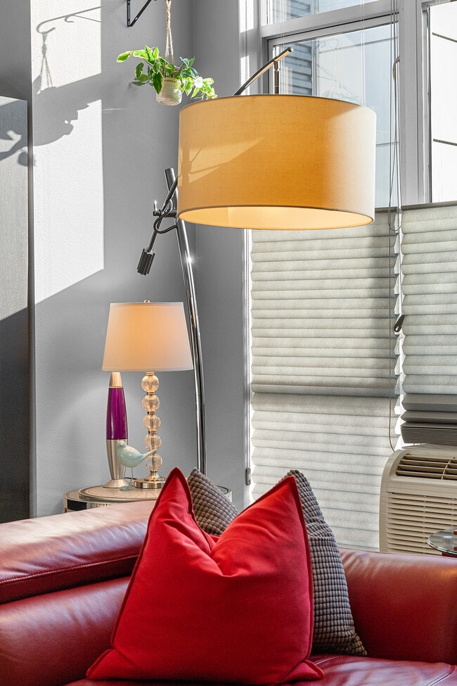 Building Photo - 1125 NW 9th Ave