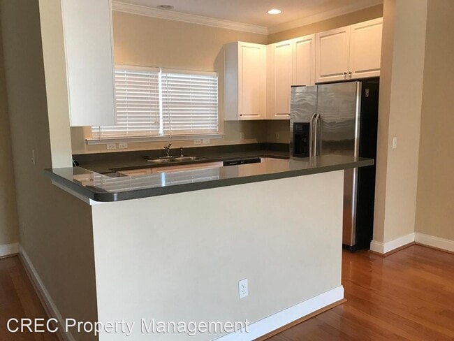 Building Photo - 2 br, 2.5 bath House - 4150 Perrine Street