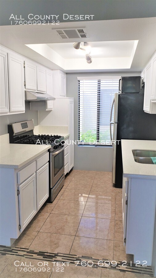 Foto del edificio - 2160 S Palm Canyon Dr