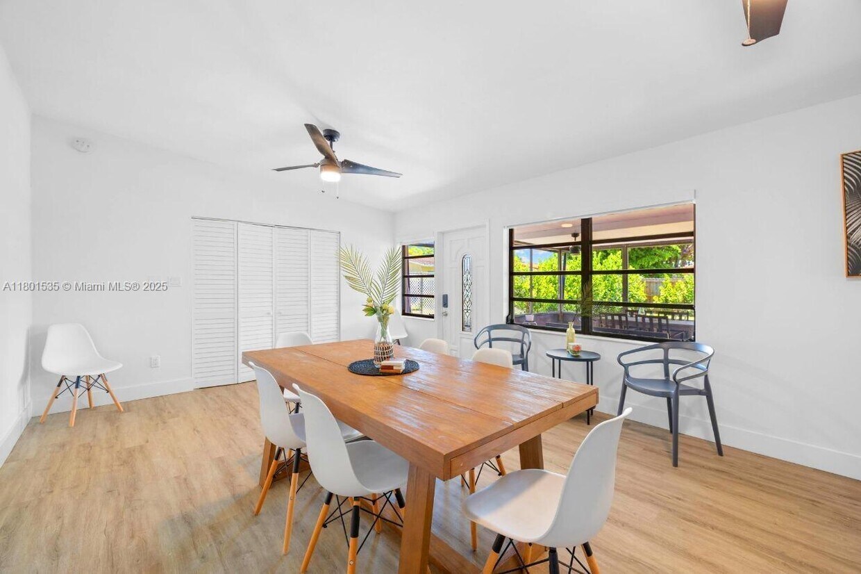 Primary Photo - 2788 SW 33rd Ct