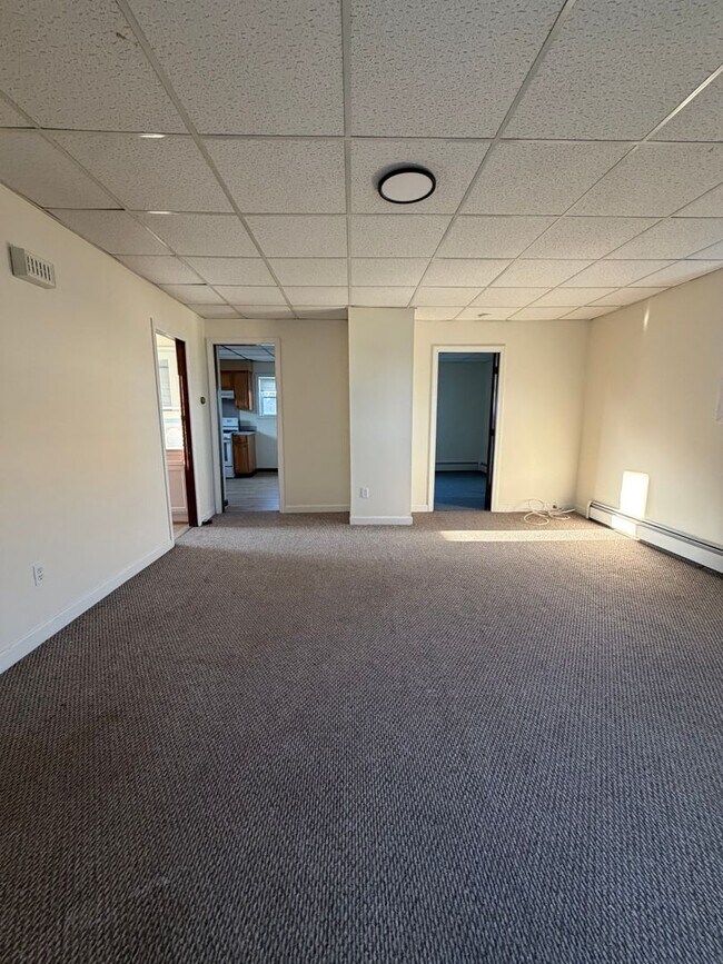 Photo - 192 Snell St (Fall River, MA) Apartment