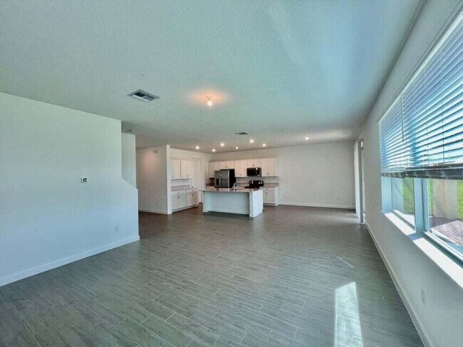 Building Photo - 12712 NW Copper Creek Dr