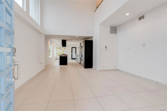 Building Photo - 11354 Sunshine Terrace