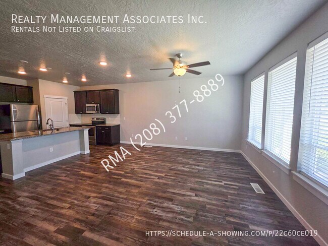 Building Photo - 4735 W Santa Fe Ln