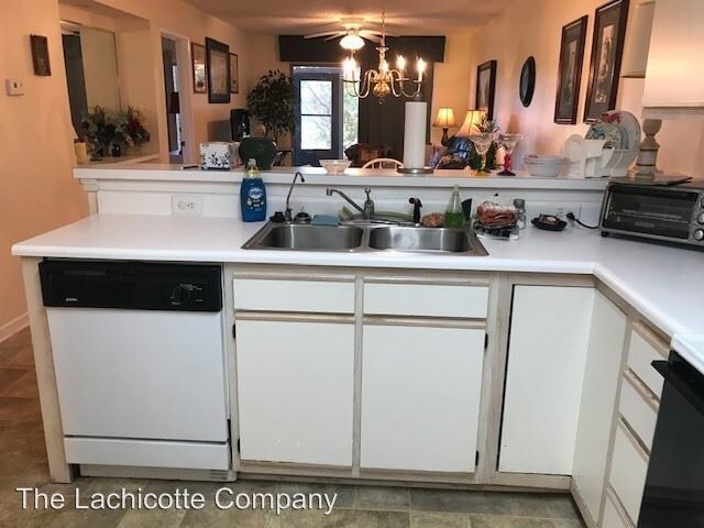 Foto del edificio - 342 Pinehurst Ln